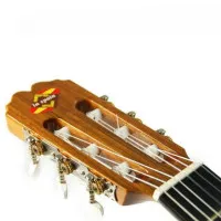 Admira Juanita-E Гитара электроакустическая классическая 