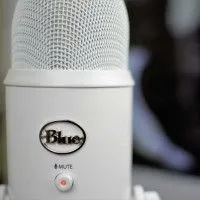 Blue Yeti Whiteout - микрофон USB, студийный конденсаторный