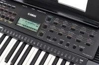 YAMAHA PSR-E273
